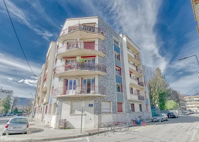 La Dolce Vita¶ Belle Vue ¶ Confort ¶proche Tram Lägenhet Grenoble